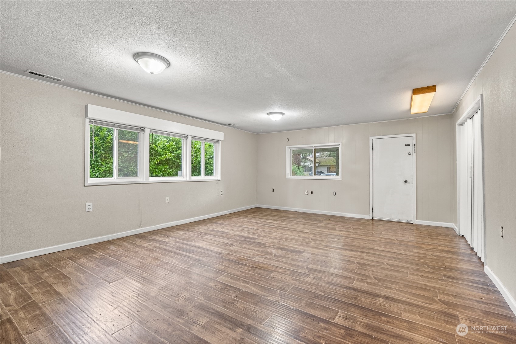 12624 Glenwood Avenue SW, Lakewood, WA 98499