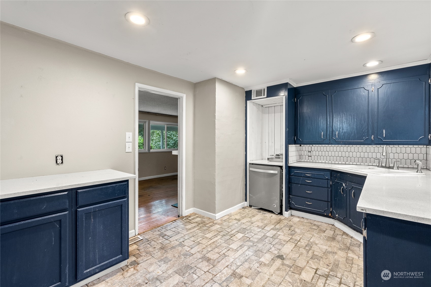 12624 Glenwood Avenue SW, Lakewood, WA 98499