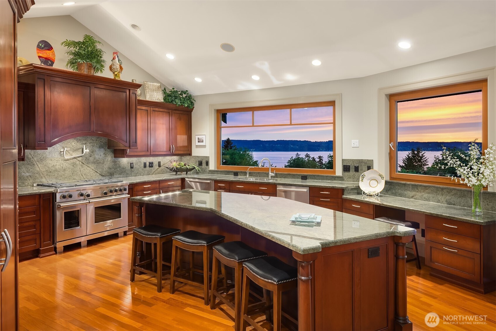 1443 Scurlock Lane , Mukilteo, WA 98275-1734