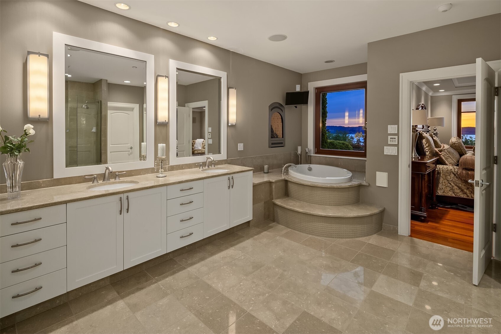 1443 Scurlock Lane , Mukilteo, WA 98275-1734