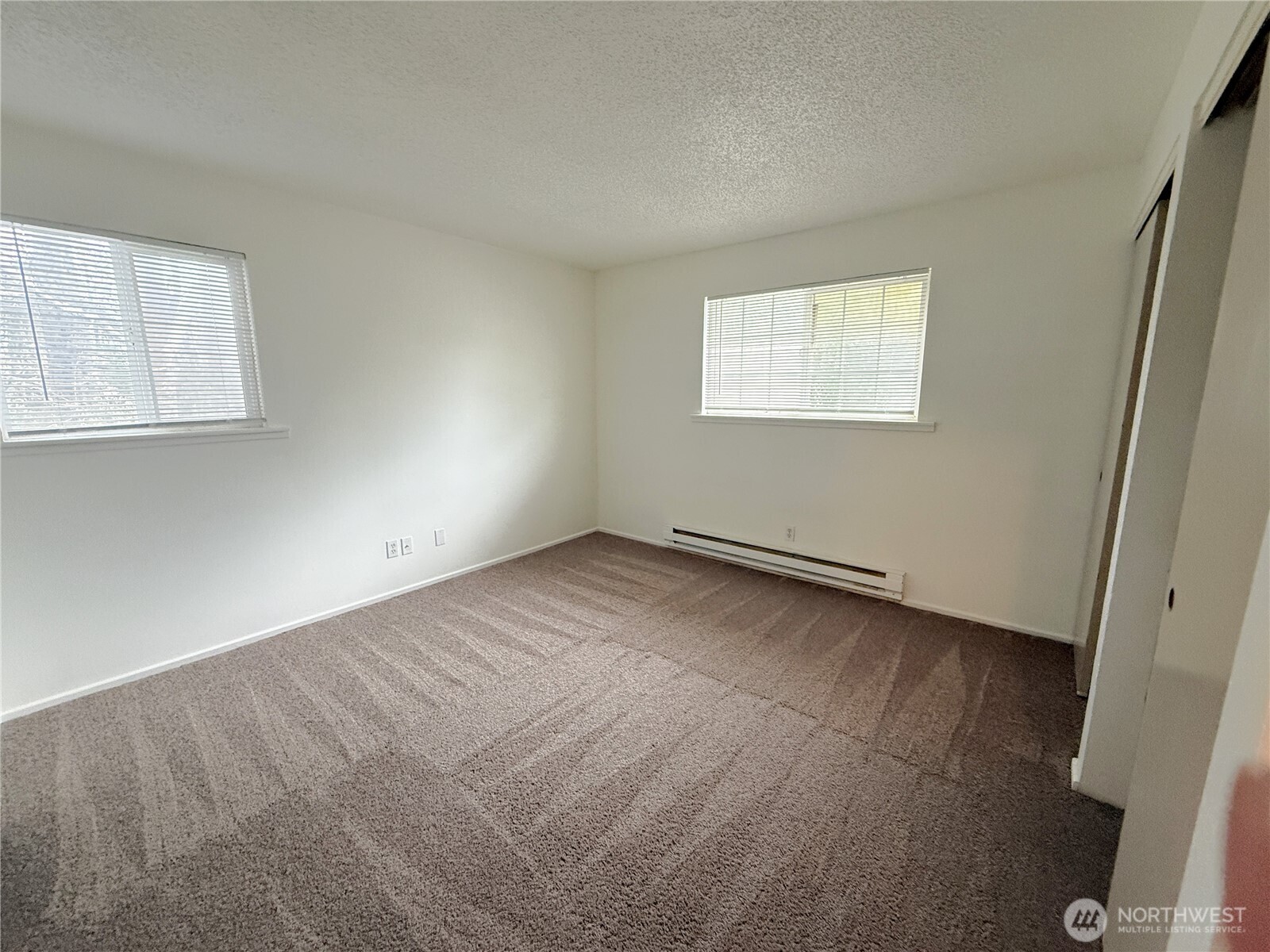 555 Sunset Avenue NE, Ocean Shores, WA 98569