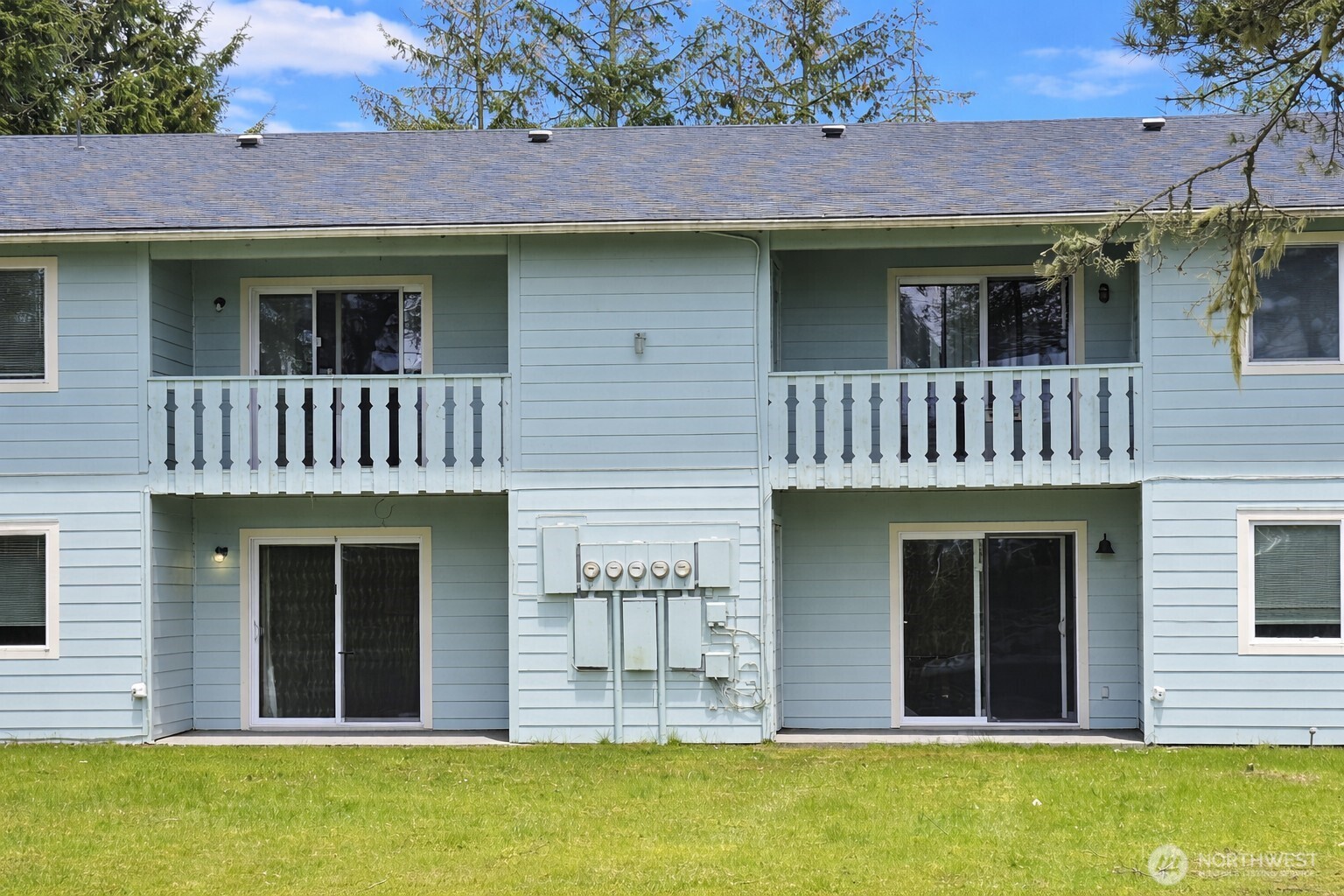 555 Sunset Avenue NE, Ocean Shores, WA 98569