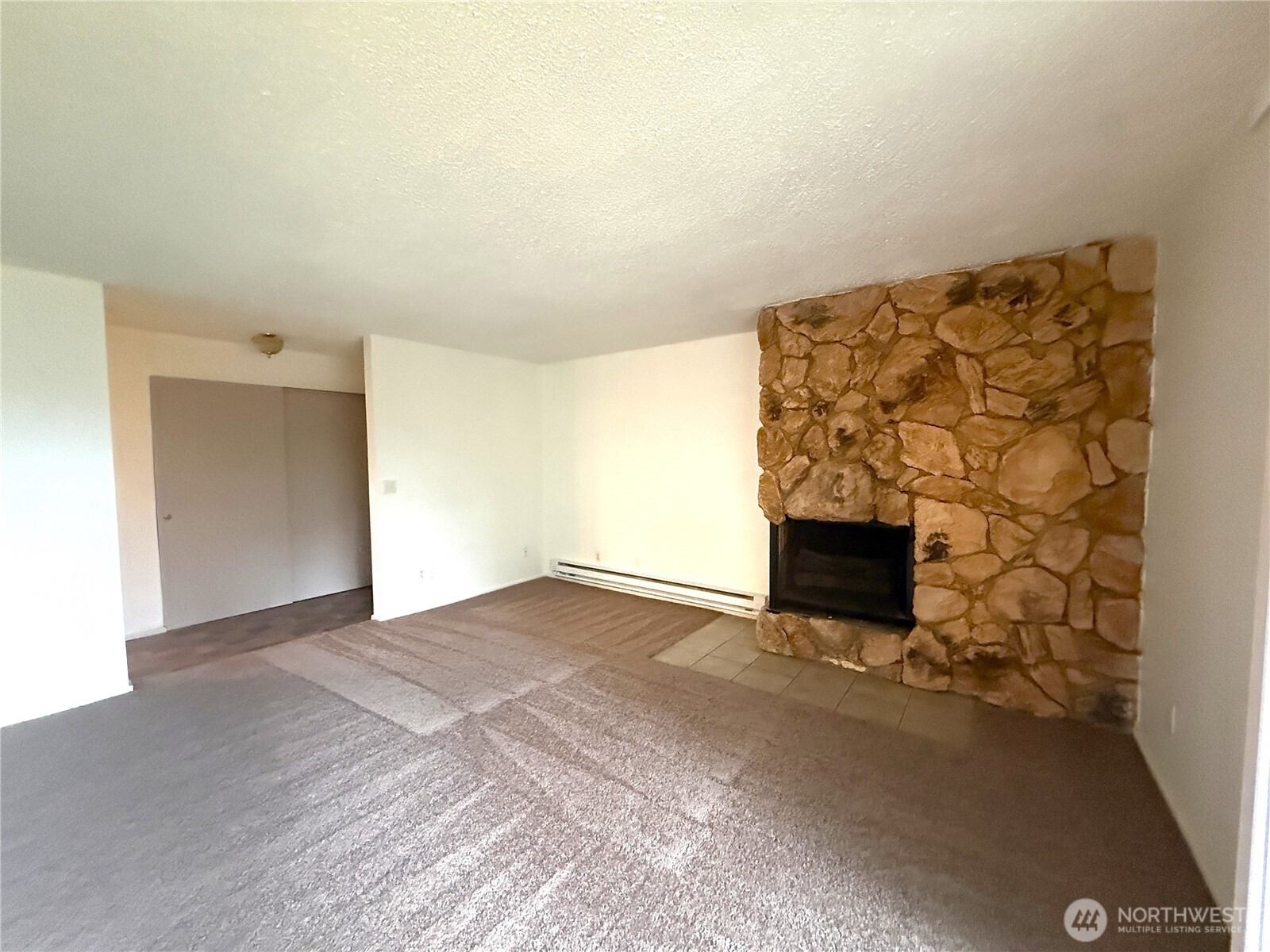 555 Sunset Avenue NE, Ocean Shores, WA 98569