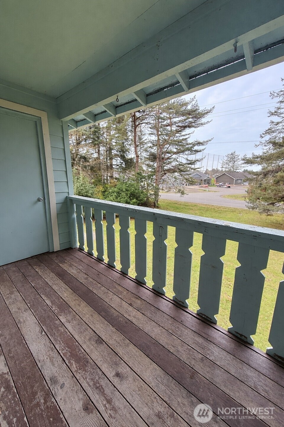 555 Sunset Avenue NE, Ocean Shores, WA 98569