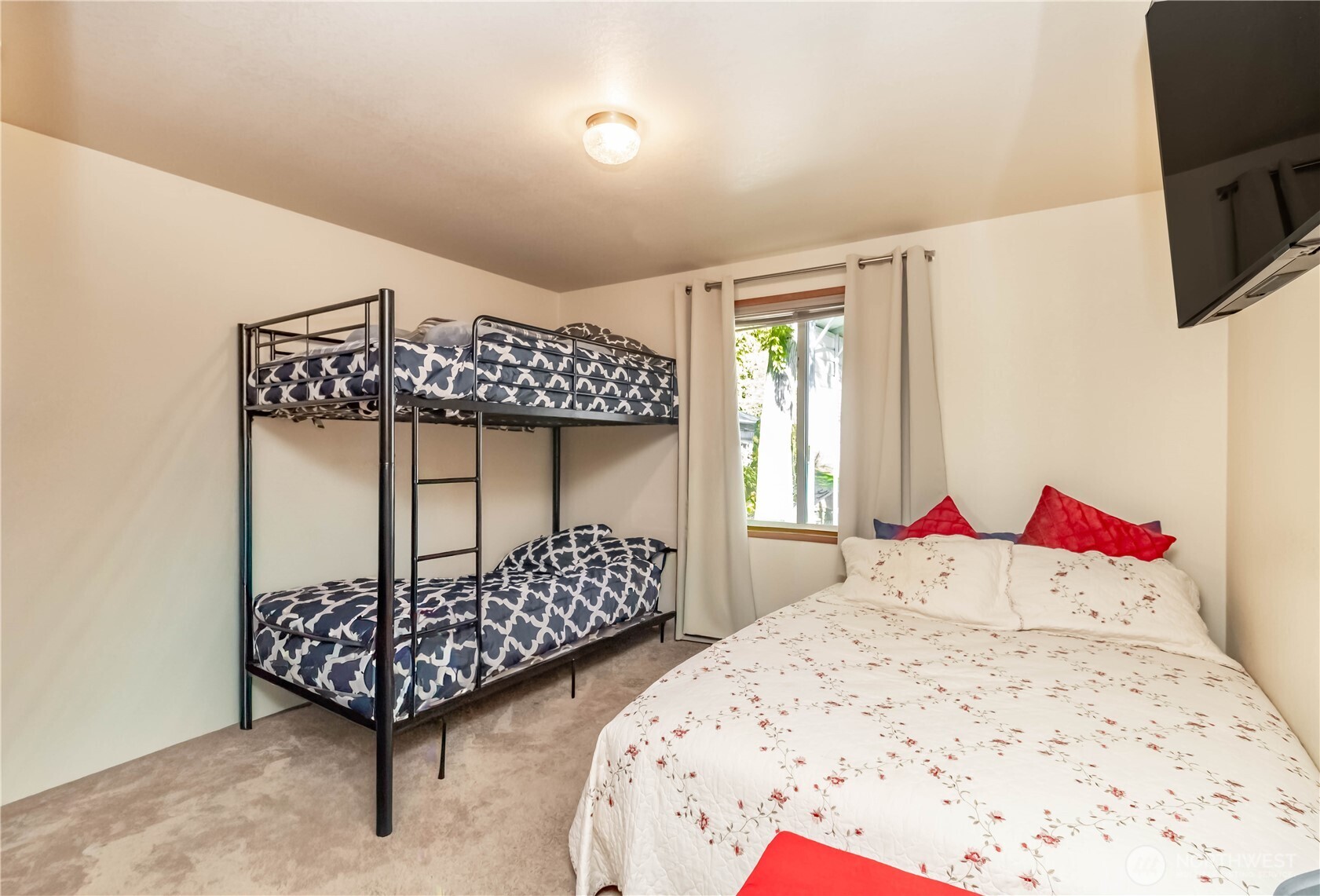 30961 E Lake Morton Drive SE, Kent, WA 98042