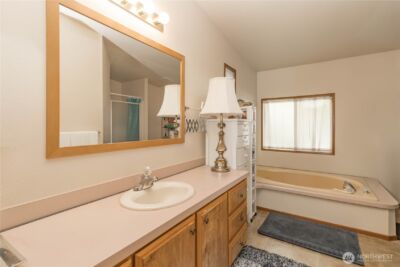 30961 E Lake Morton Drive SE, Kent, WA 98042 - Photo 23