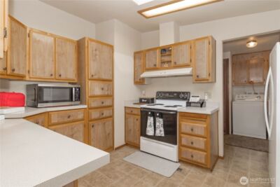 30961 E Lake Morton Drive SE, Kent, WA 98042 - Photo 33