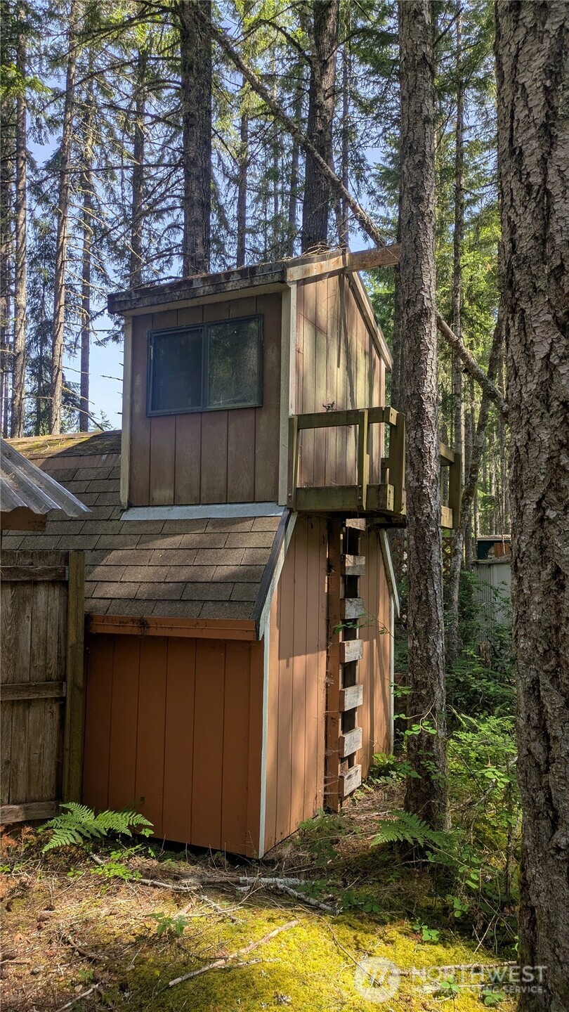 531 N Kokanee Ridge Drive , Hoodsport, WA 98548