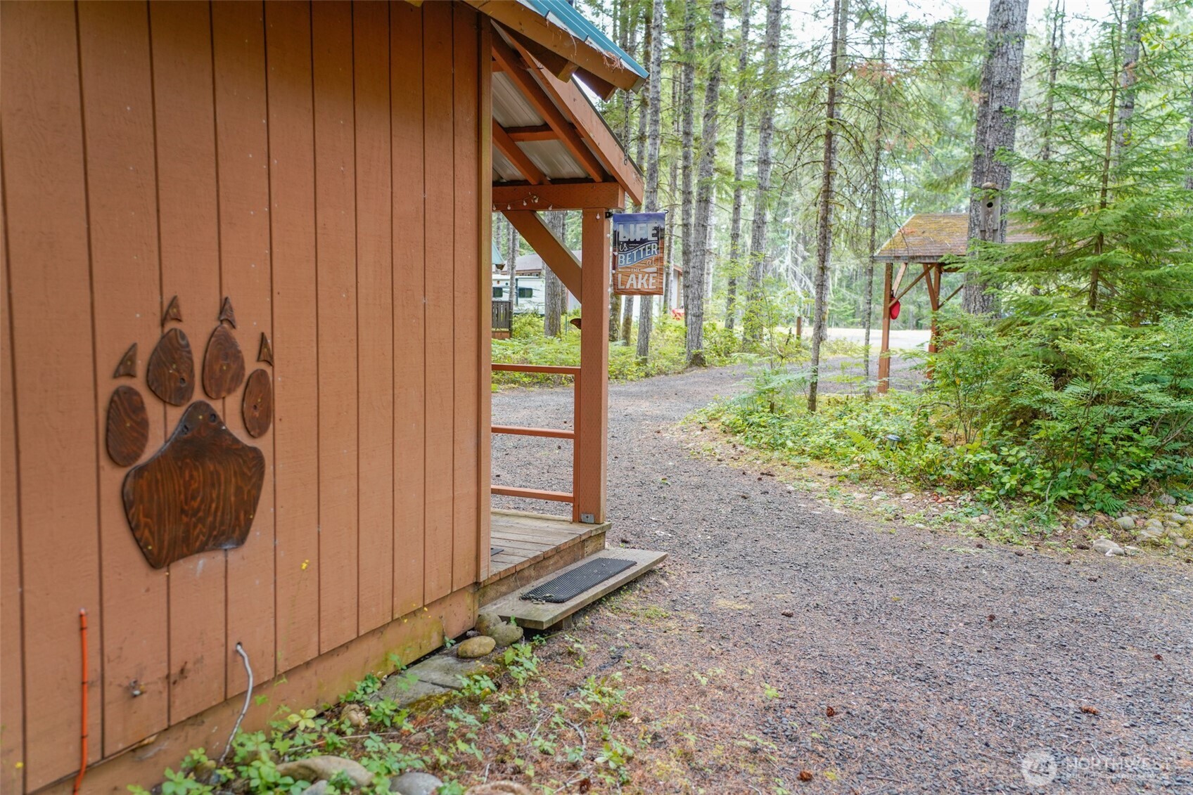 531 N Kokanee Ridge Drive , Hoodsport, WA 98548