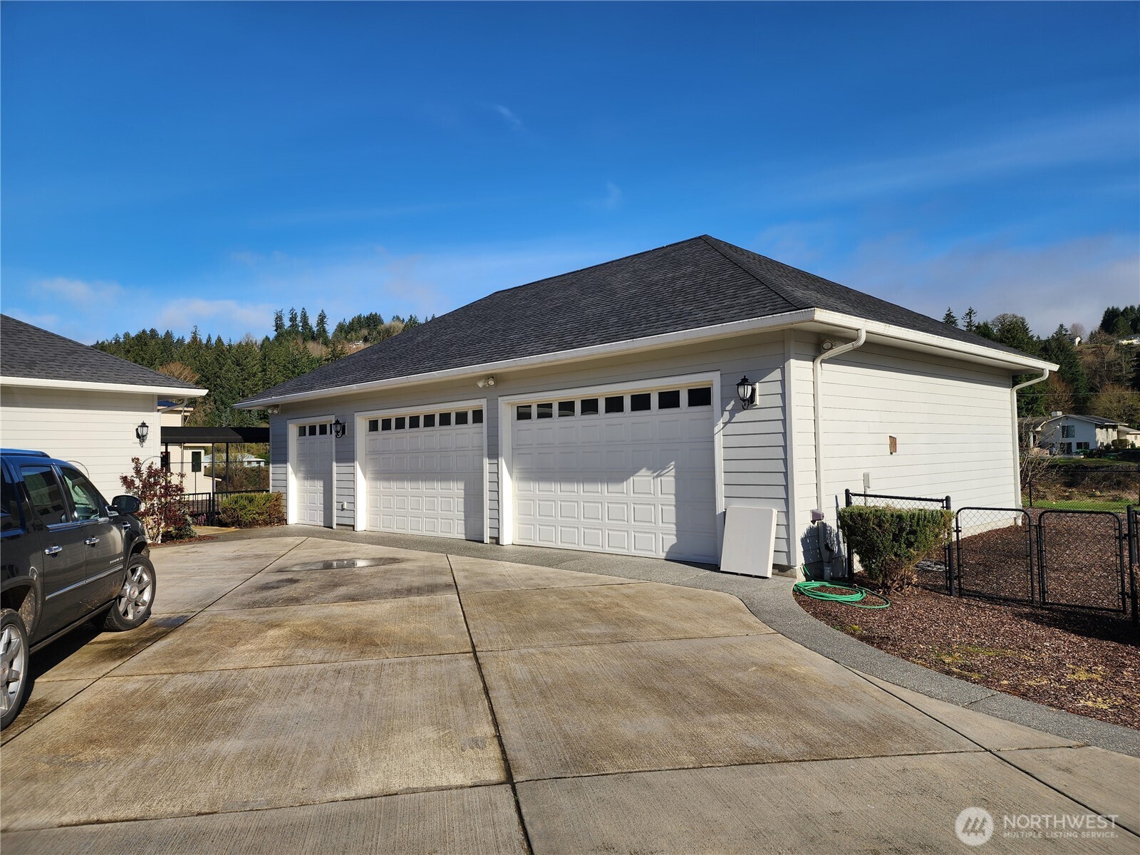 2567 Lewis River Road , Woodland, WA 98674