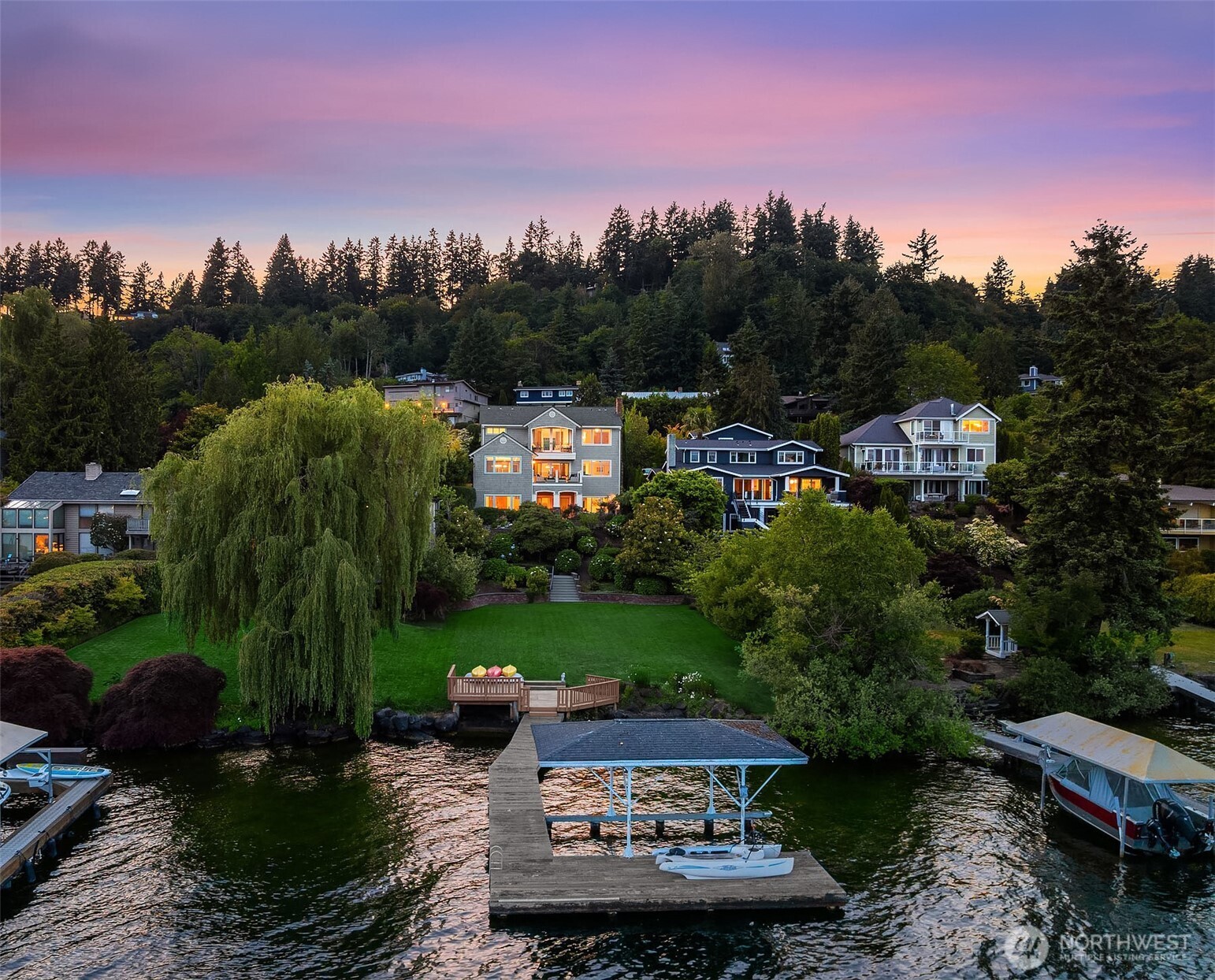 8260 Avalon Drive , Mercer Island, WA 98040
