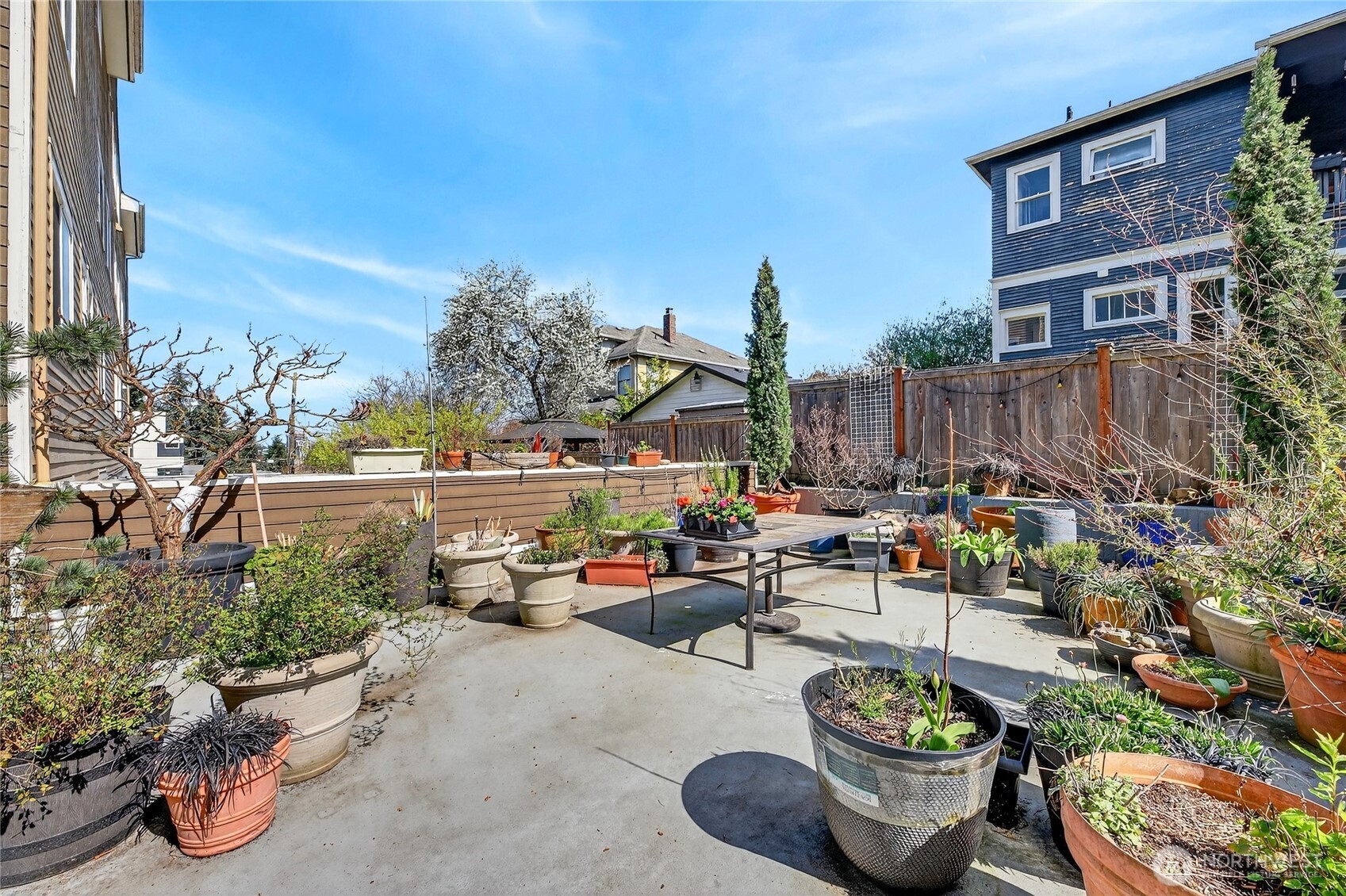 2350 10th Avenue E #201, Seattle, WA 98102