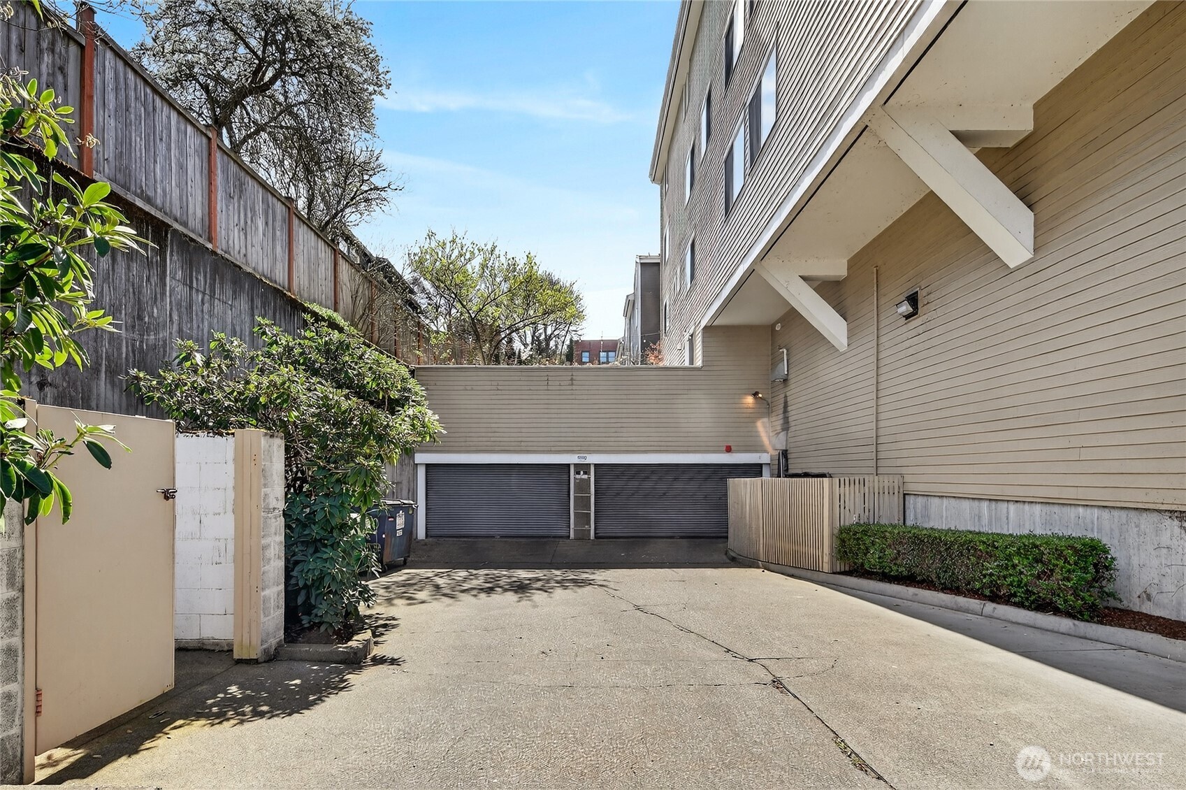 2350 10th Avenue E #201, Seattle, WA 98102