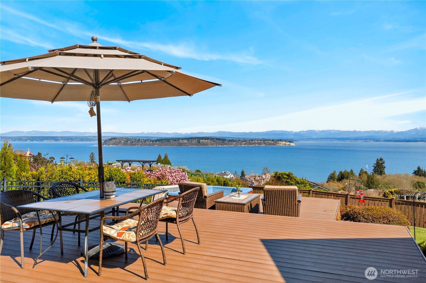 4621 Tanner View Drive , Clinton, WA 98236