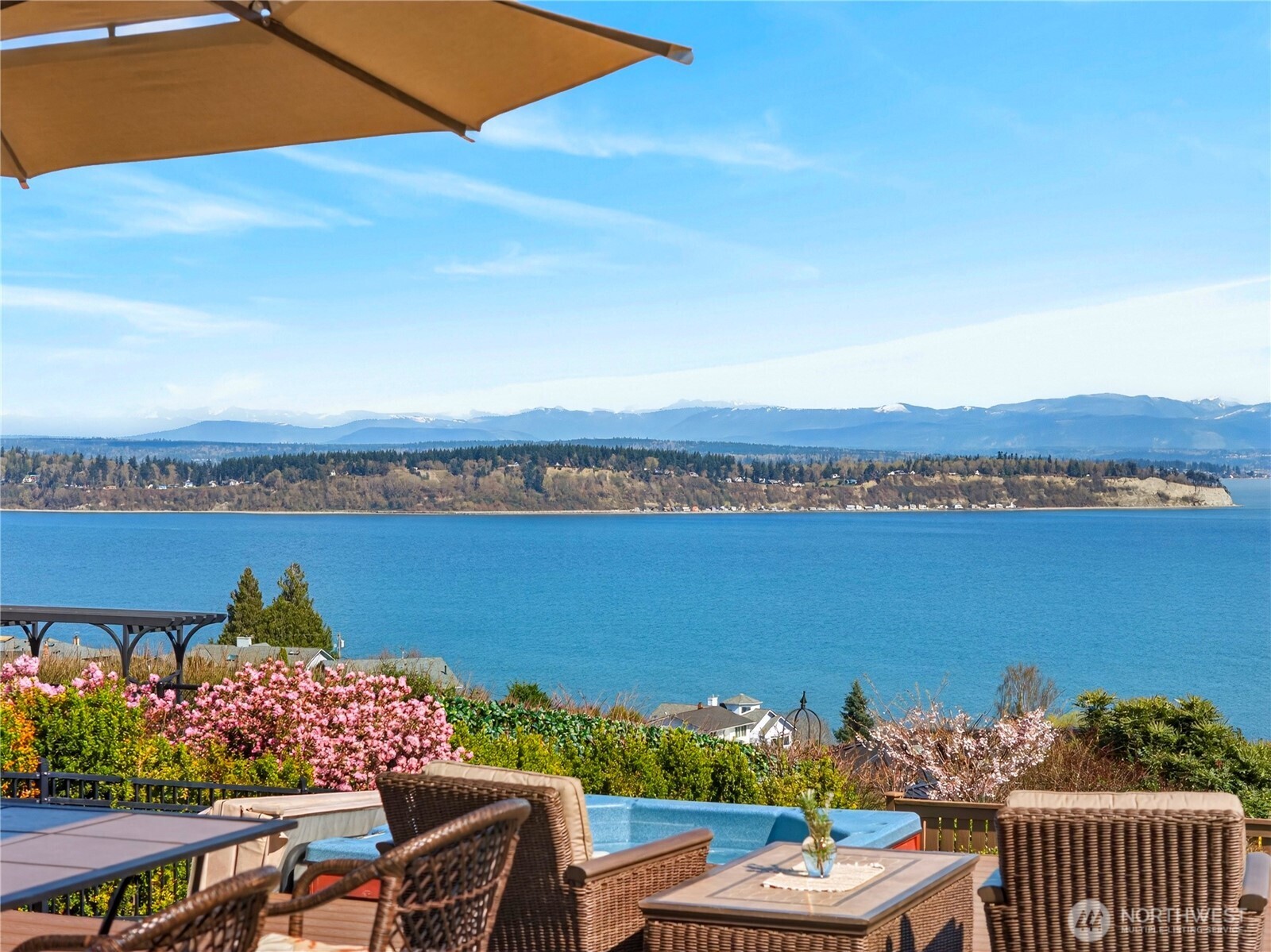 4621 Tanner View Drive , Clinton, WA 98236