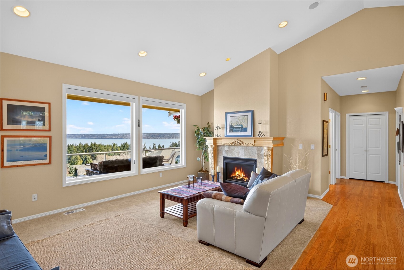 4621 Tanner View Drive , Clinton, WA 98236