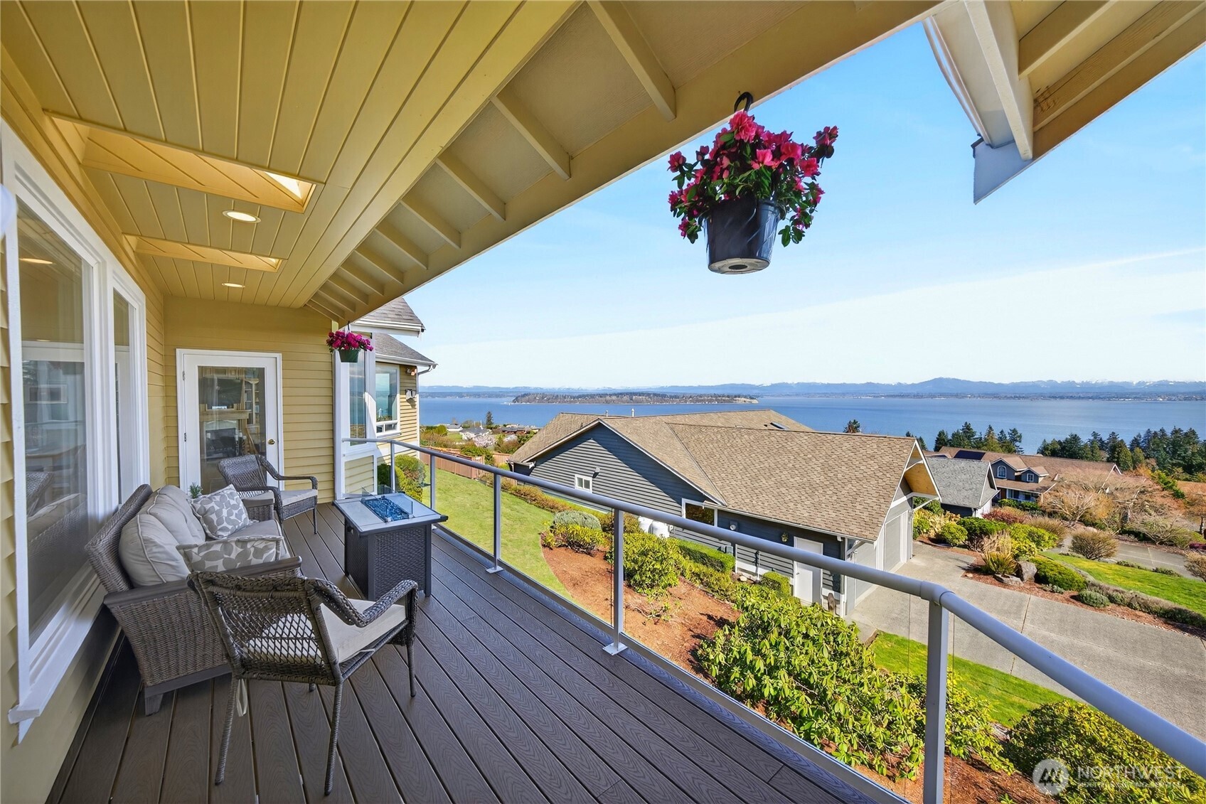 4621 Tanner View Drive , Clinton, WA 98236