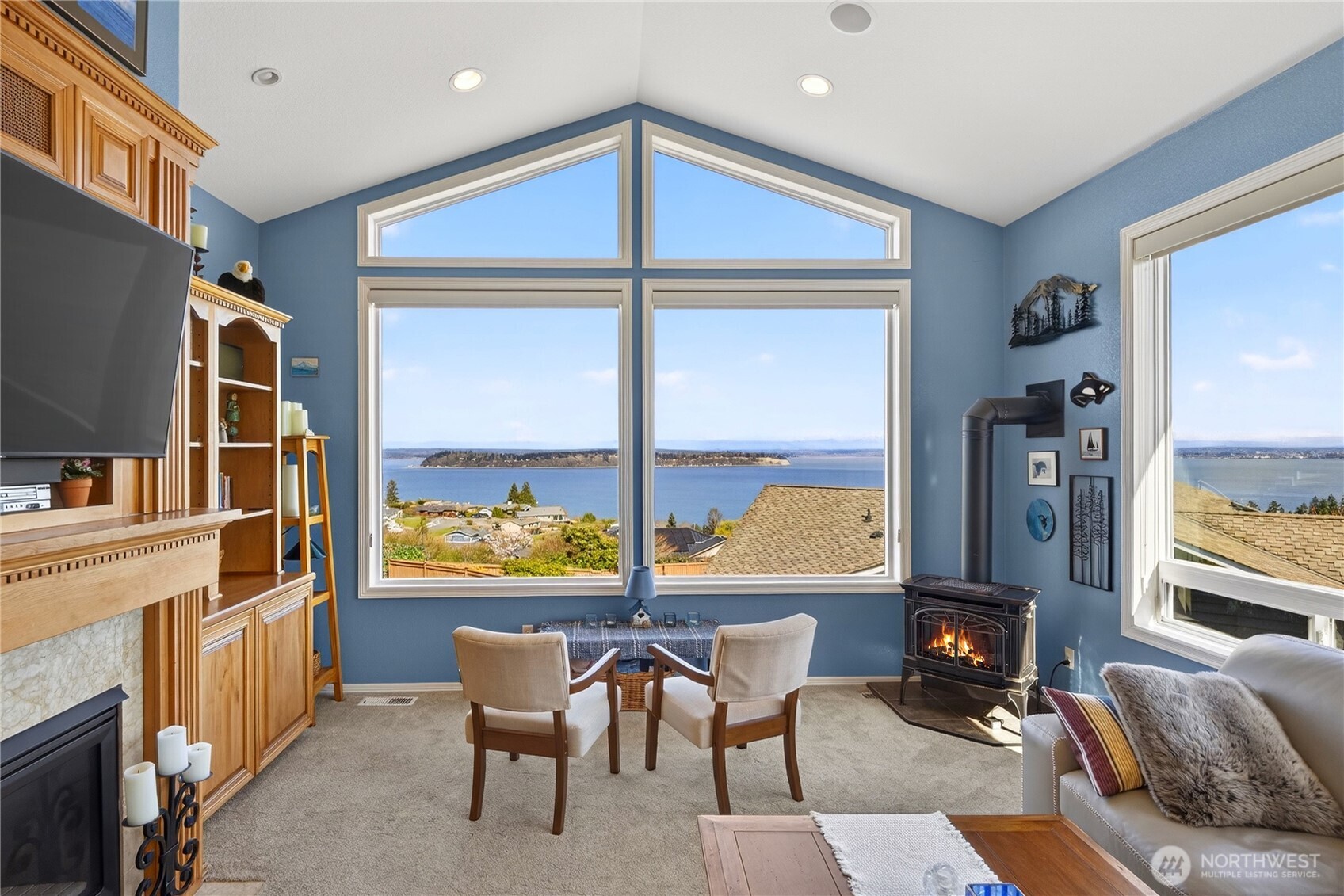 4621 Tanner View Drive , Clinton, WA 98236