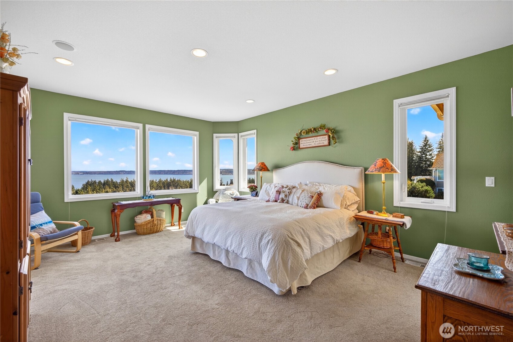 4621 Tanner View Drive , Clinton, WA 98236