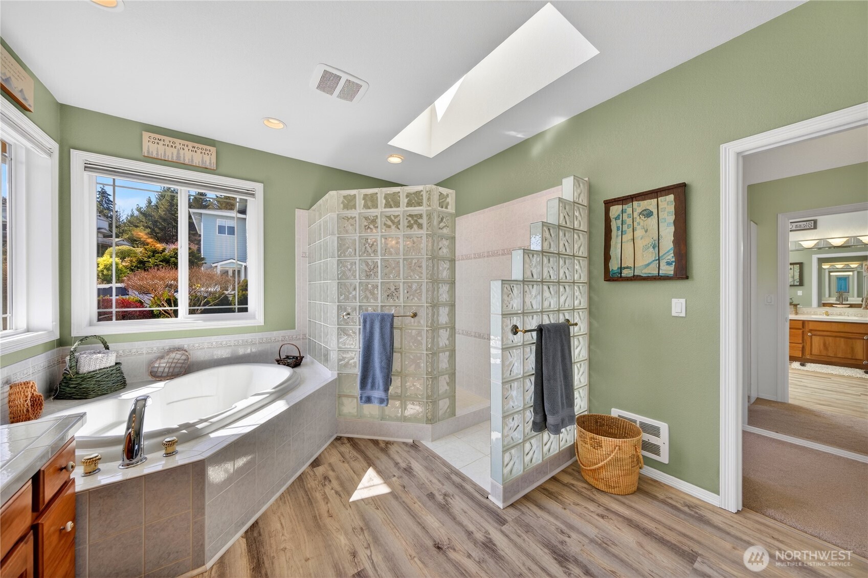 4621 Tanner View Drive , Clinton, WA 98236