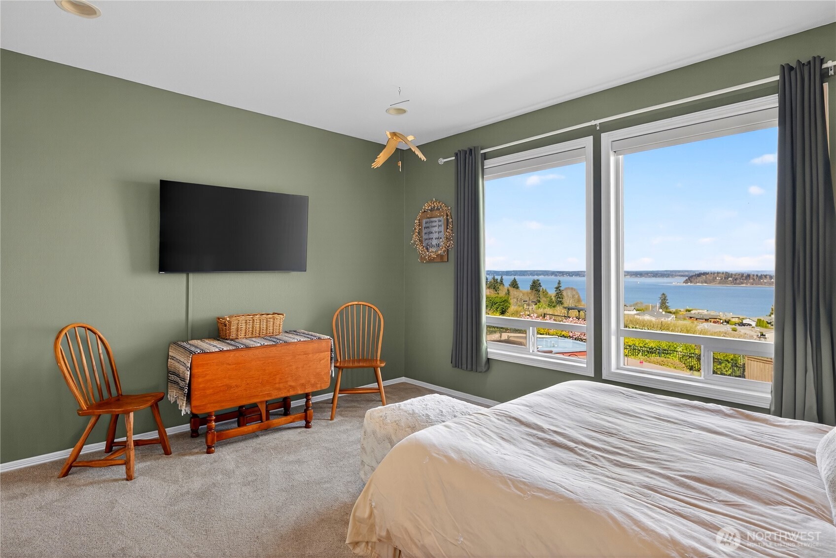 4621 Tanner View Drive , Clinton, WA 98236