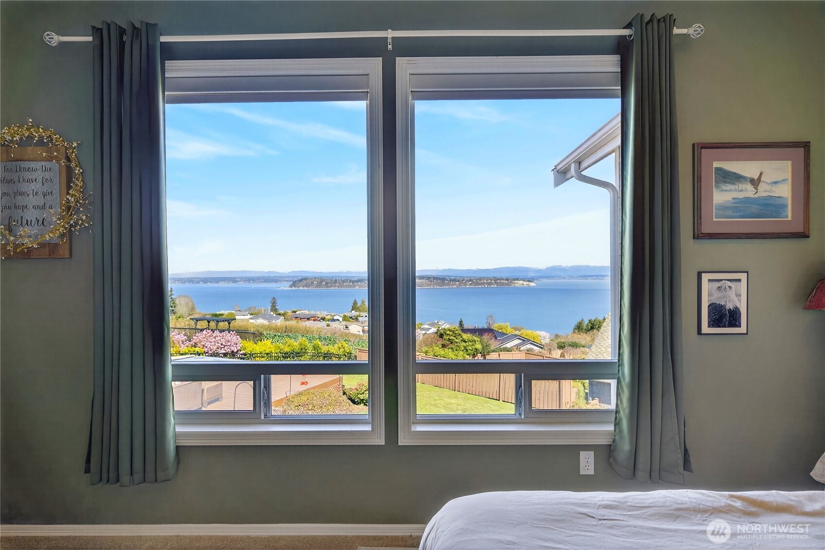 4621 Tanner View Drive , Clinton, WA 98236