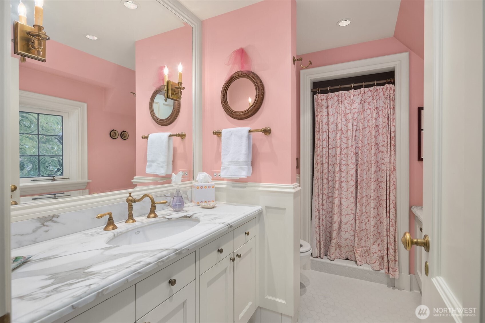 530 36th Avenue E, Seattle, WA 98112