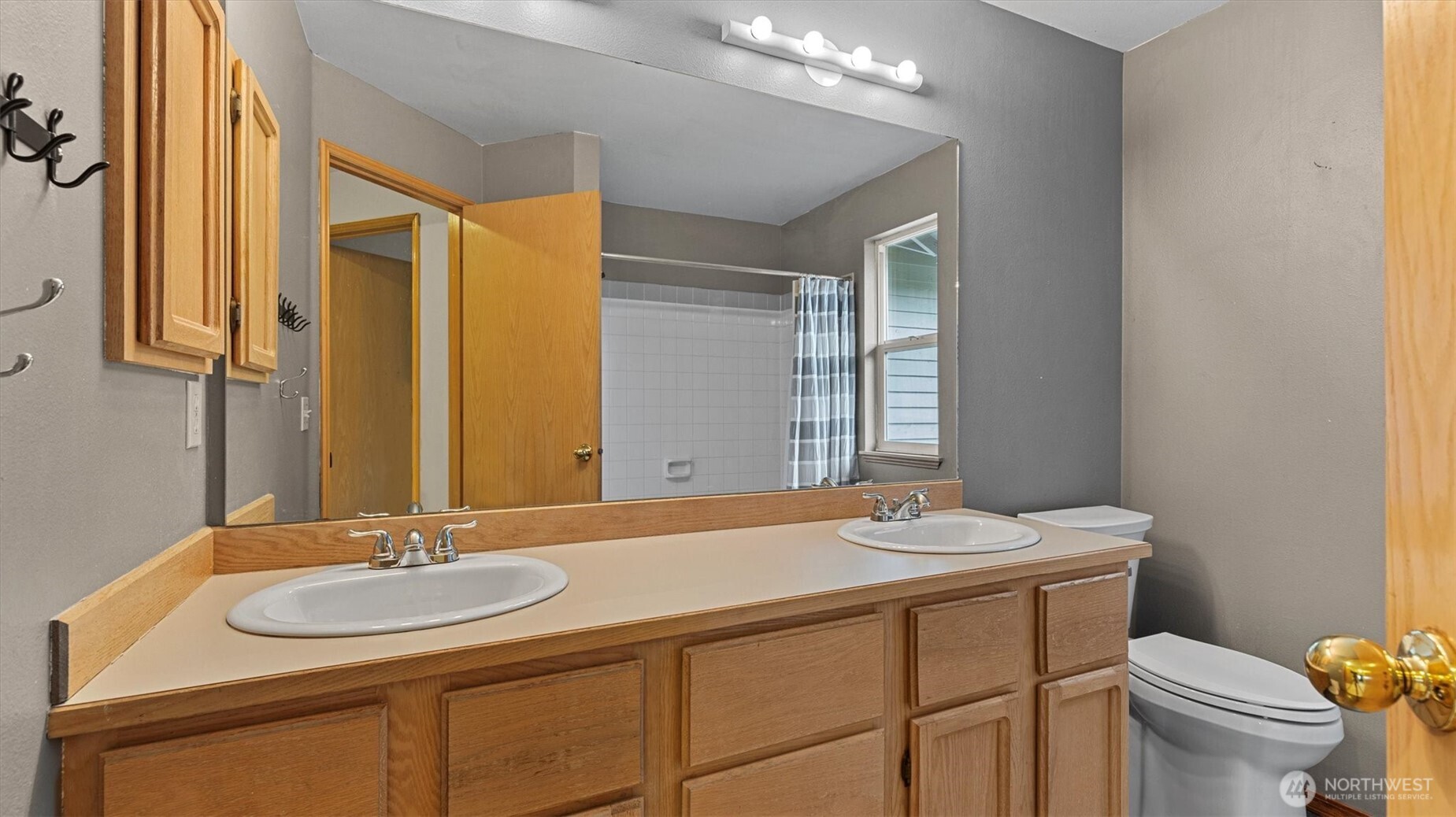 24609 SE 45th Way , Issaquah, WA 98029