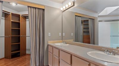 24609 SE 45th Way , Issaquah, WA 98029 - Photo 32