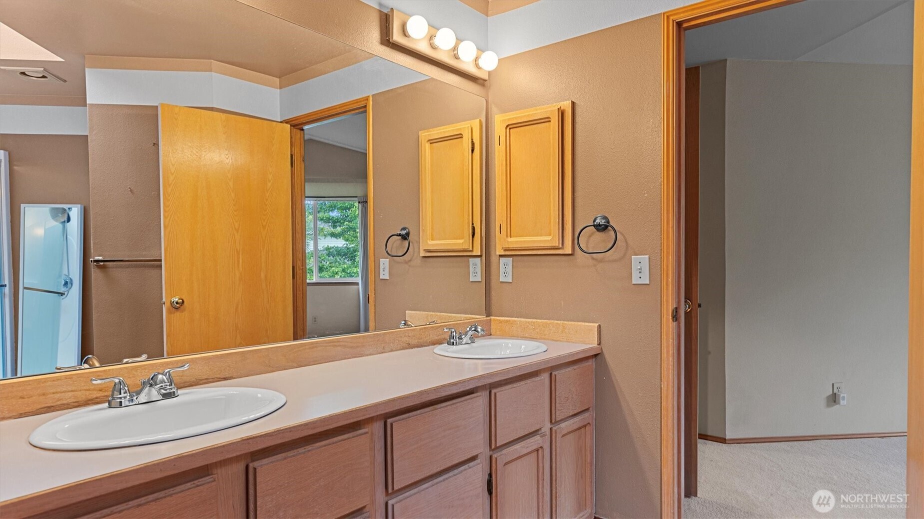 24609 SE 45th Way , Issaquah, WA 98029