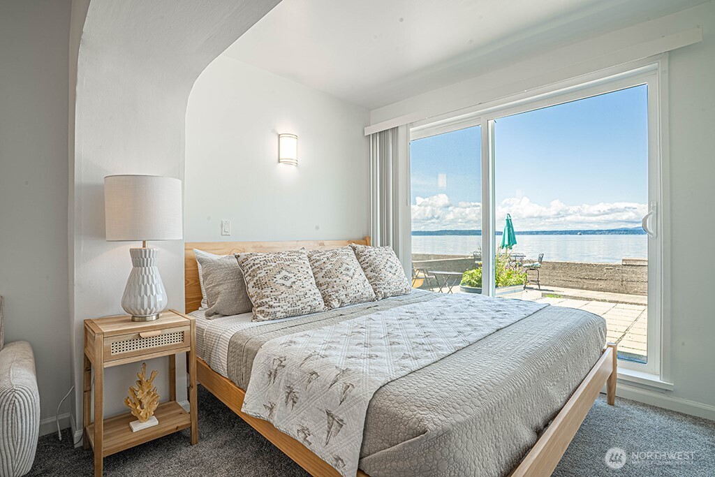 4027 Beach Drive SW #1, Seattle, WA 98116