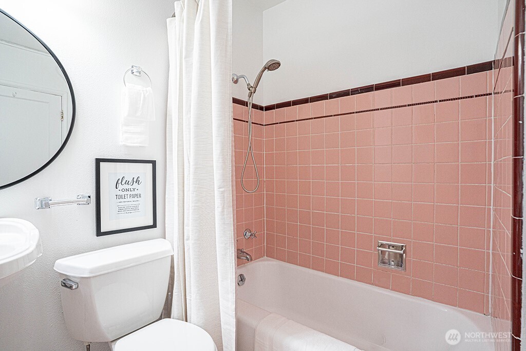 4027 Beach Drive SW #1, Seattle, WA 98116