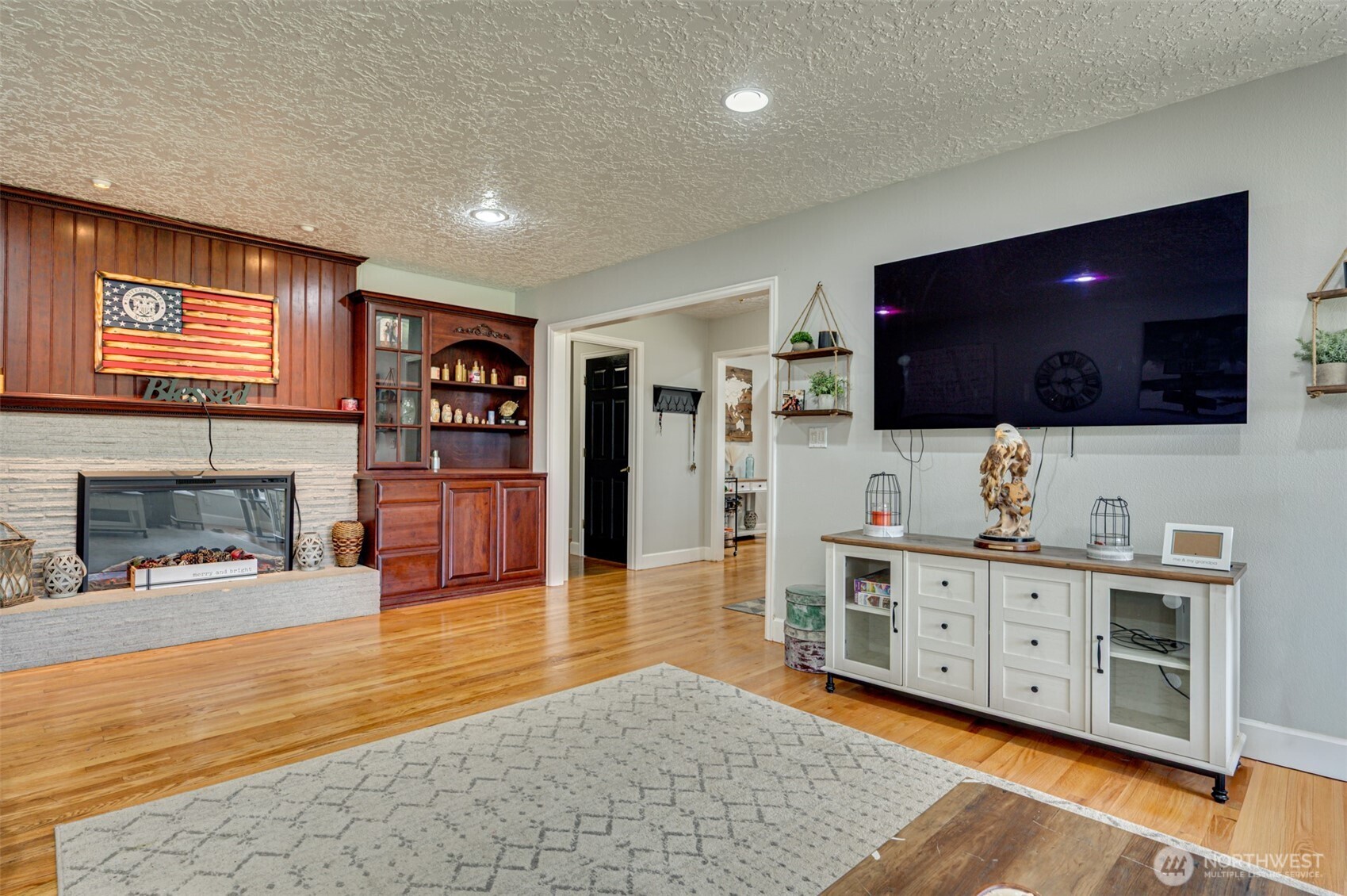 2126 Lewis River Road , Woodland, WA 98674