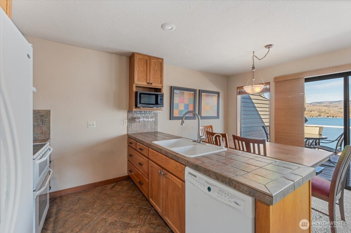 4056 Lakeveiw Place #2-B, Chelan, WA 98816