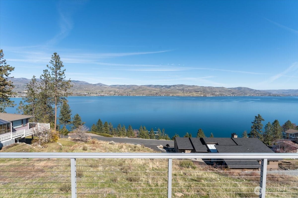 4056 Lakeveiw Place #2-B, Chelan, WA 98816