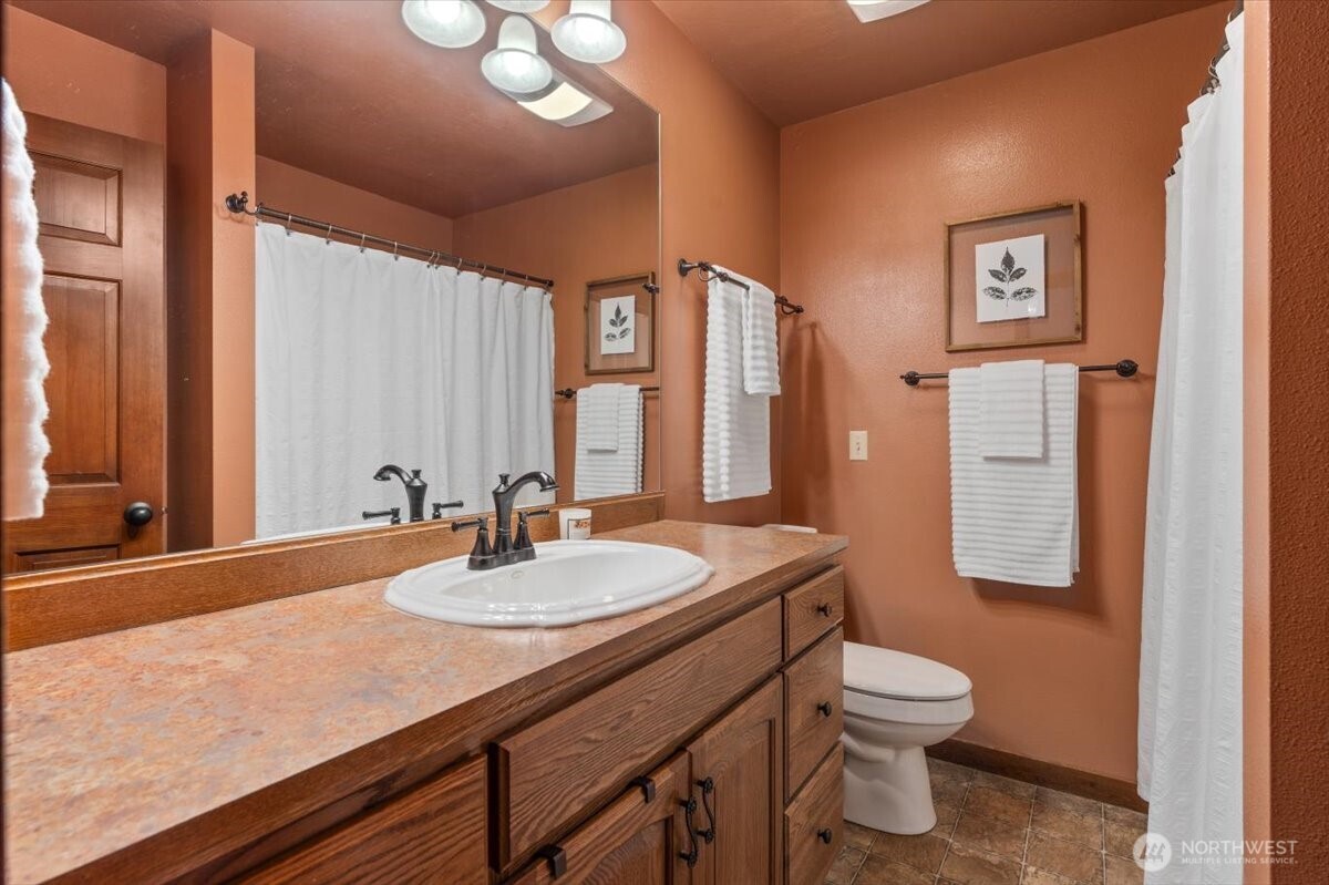 4056 Lakeveiw Place #2-B, Chelan, WA 98816