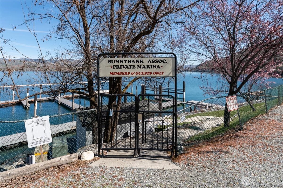 4056 Lakeveiw Place #2-B, Chelan, WA 98816