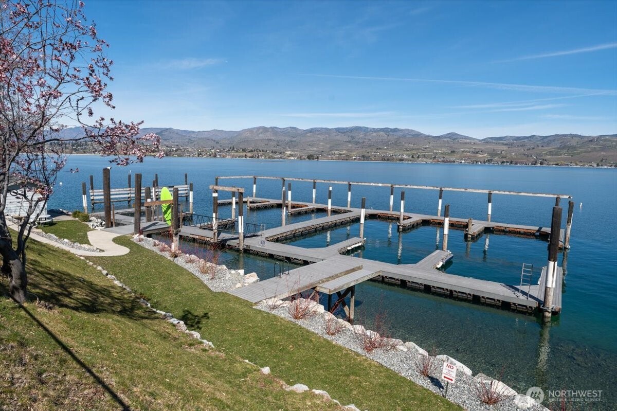 4056 Lakeveiw Place #2-B, Chelan, WA 98816
