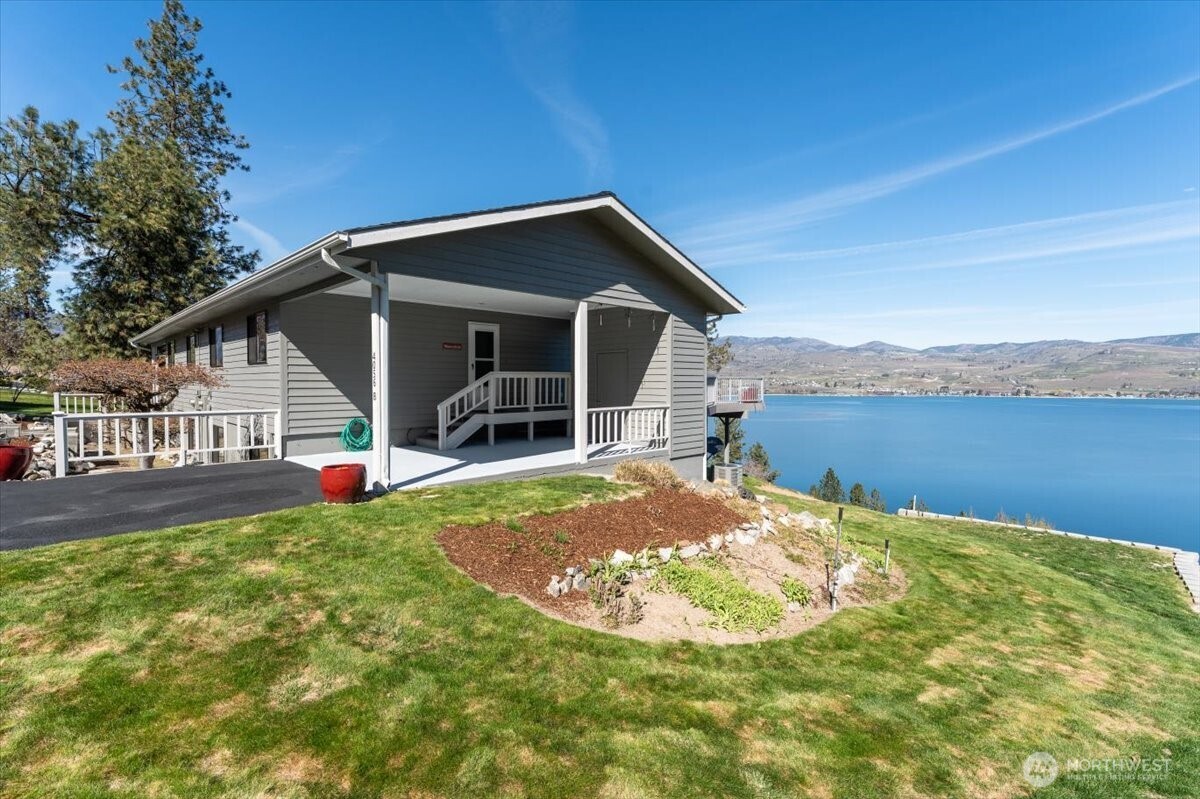 4056 Lakeveiw Place #2-B, Chelan, WA 98816