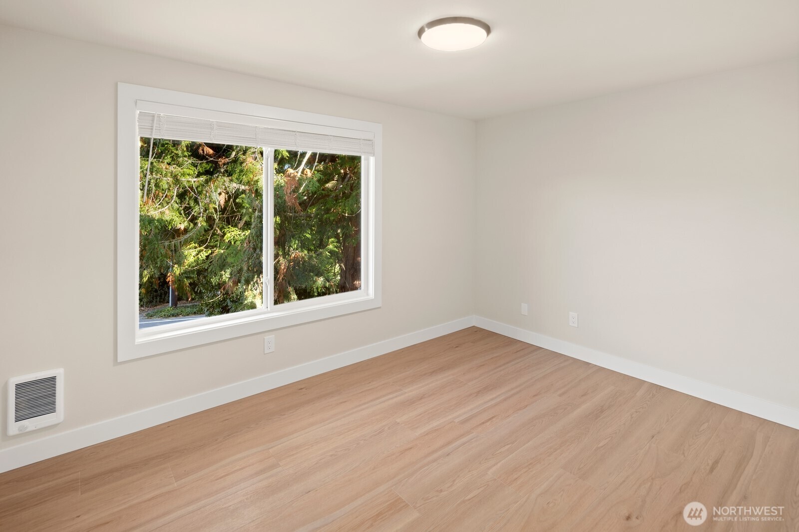 845 Kirkland Way , Kirkland, WA 98033