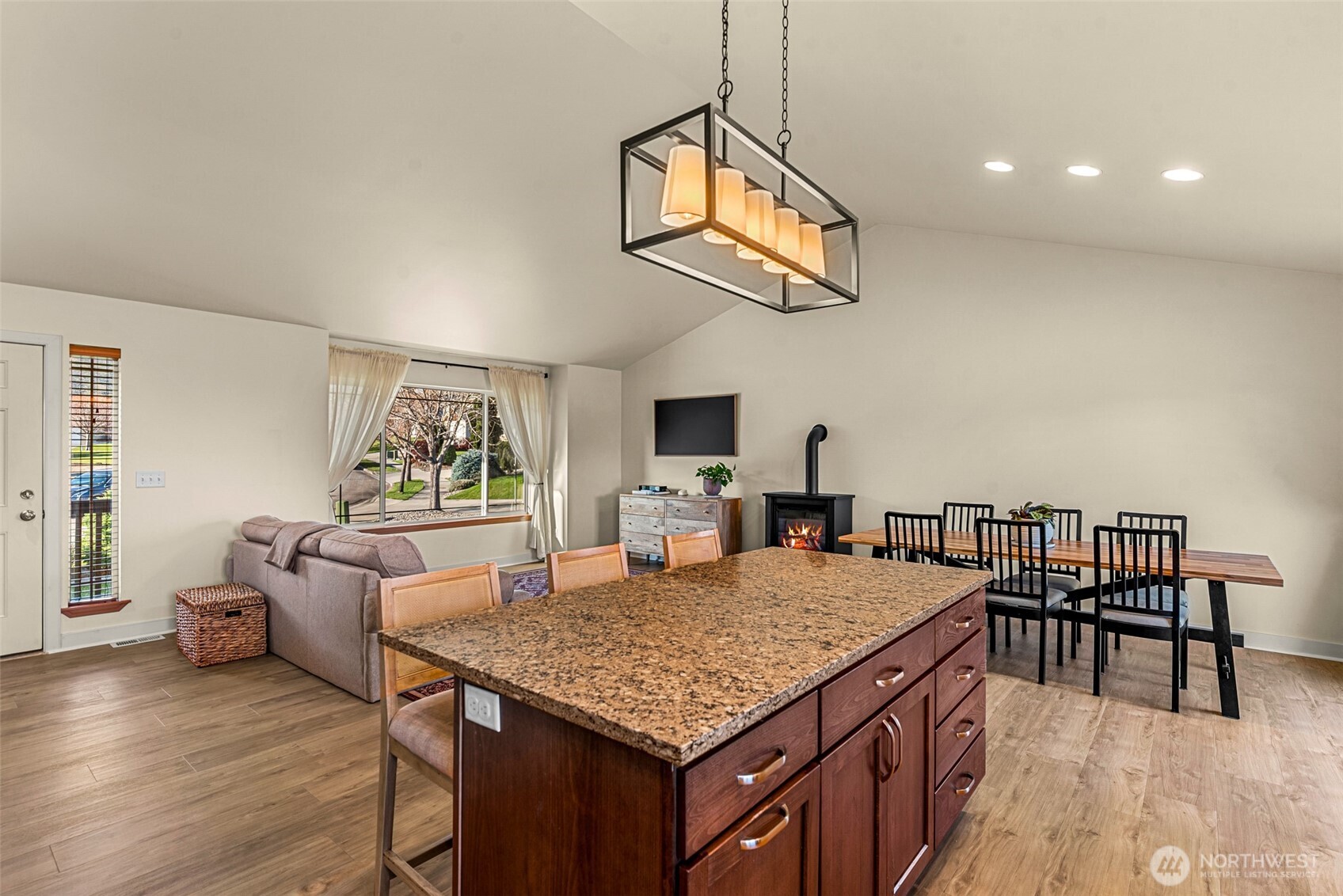 2063 Lasso Drive , Wenatchee, WA 98801