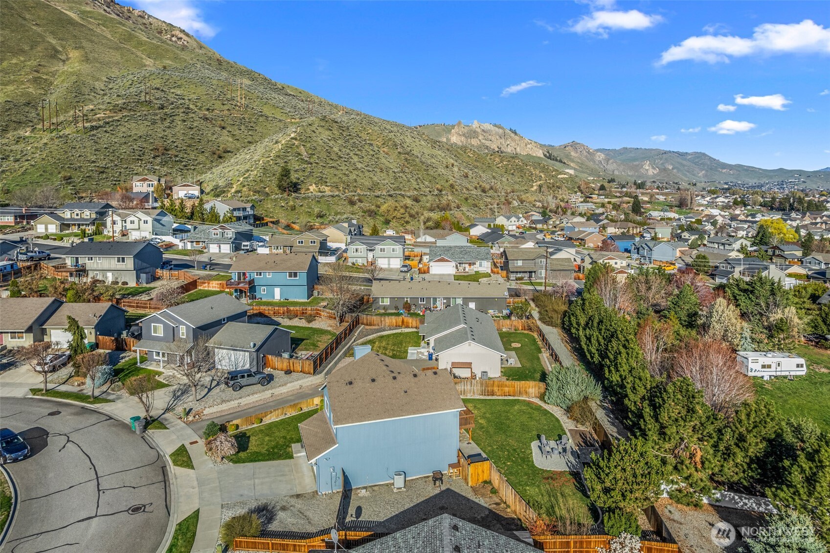 2063 Lasso Drive , Wenatchee, WA 98801