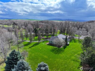 236 Looking Glass Road , Walla Walla, WA 99362