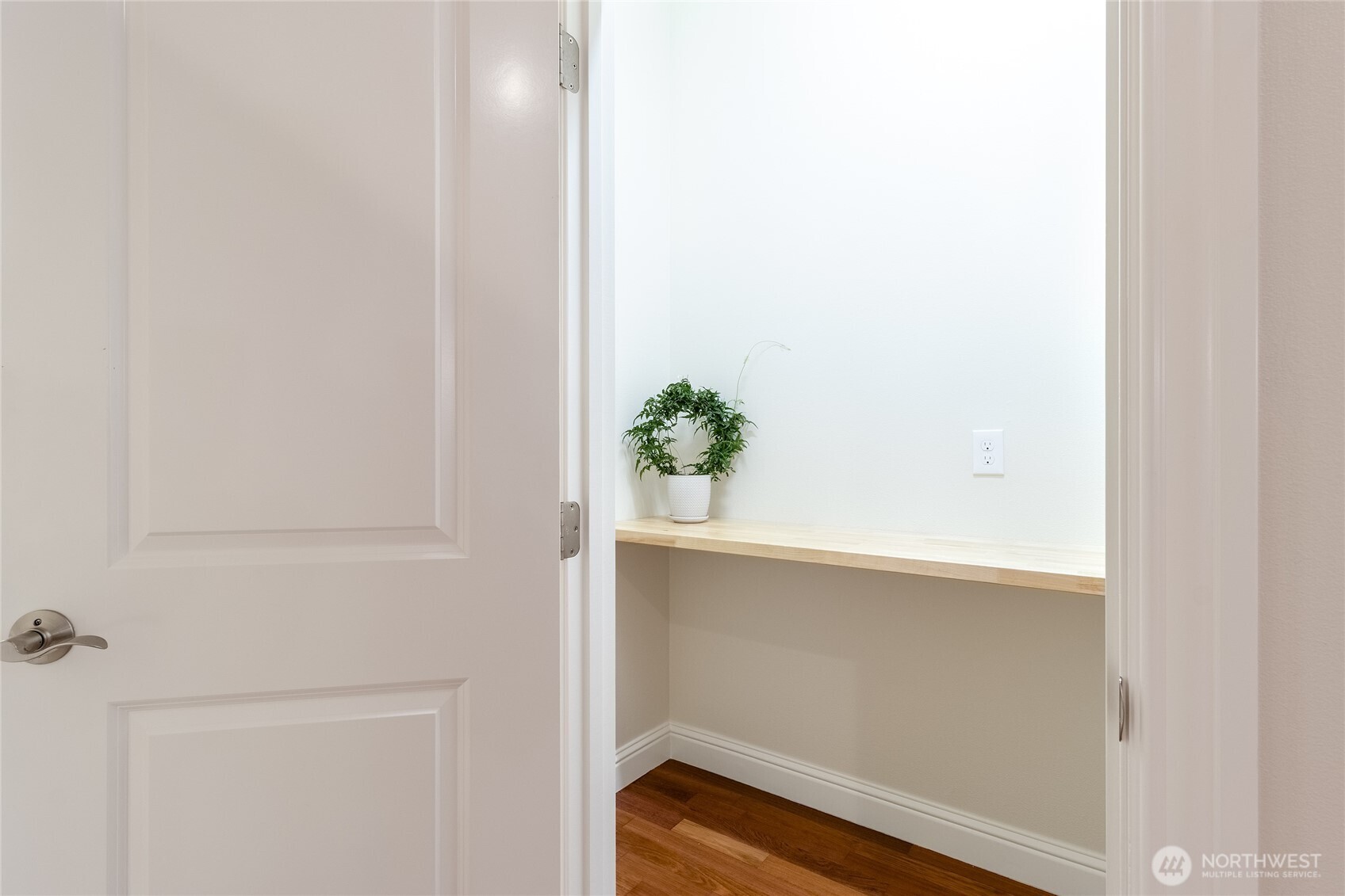 236 Looking Glass Road , Walla Walla, WA 99362