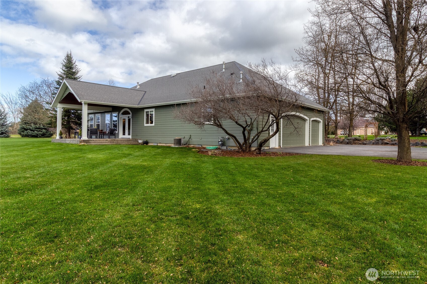 236 Looking Glass Road , Walla Walla, WA 99362