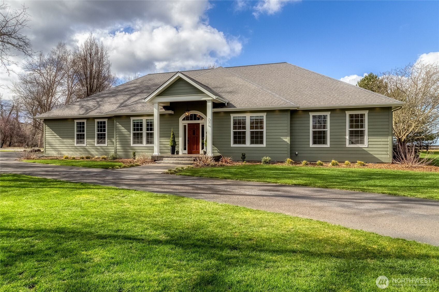 236 Looking Glass Road , Walla Walla, WA 99362