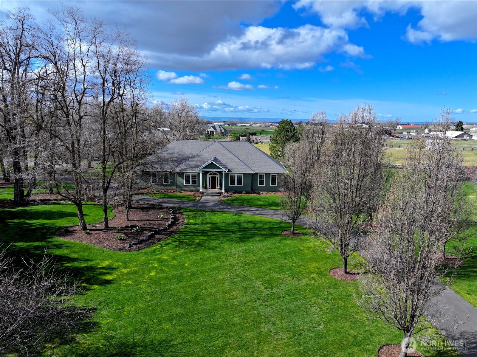236 Looking Glass Road , Walla Walla, WA 99362