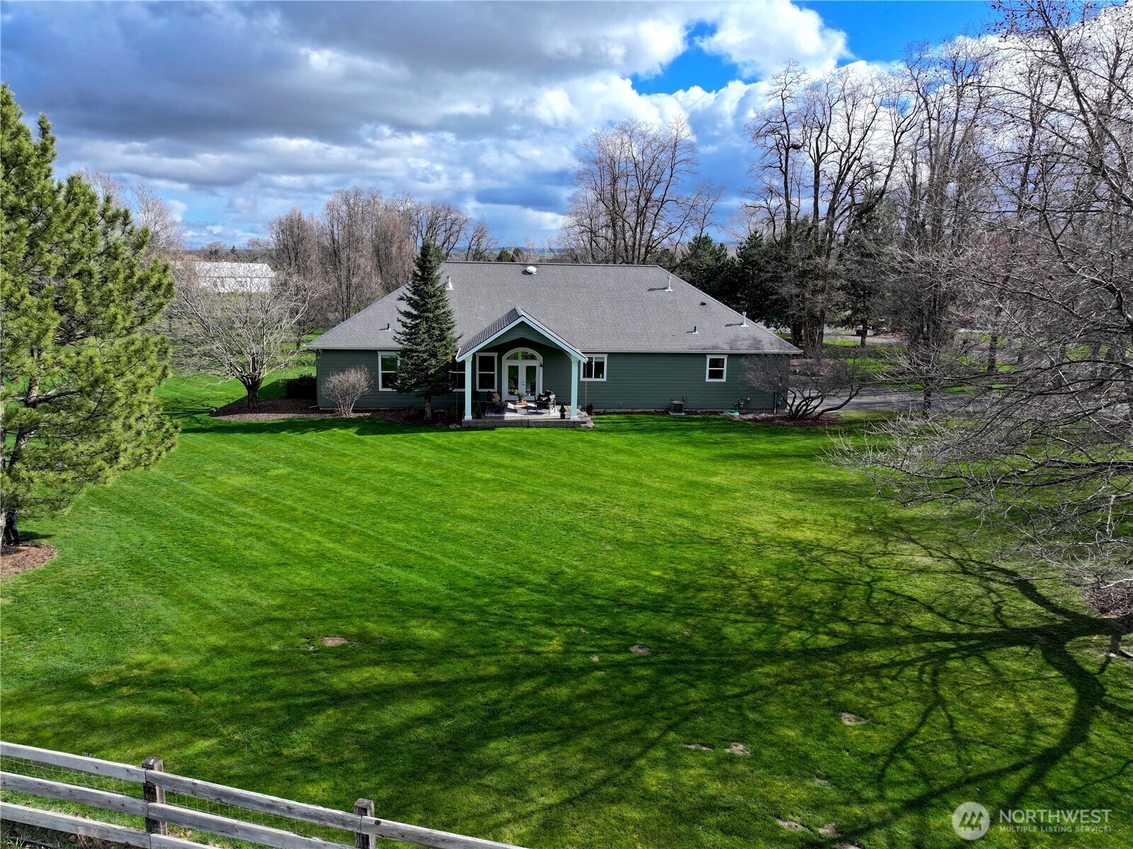 236 Looking Glass Road , Walla Walla, WA 99362