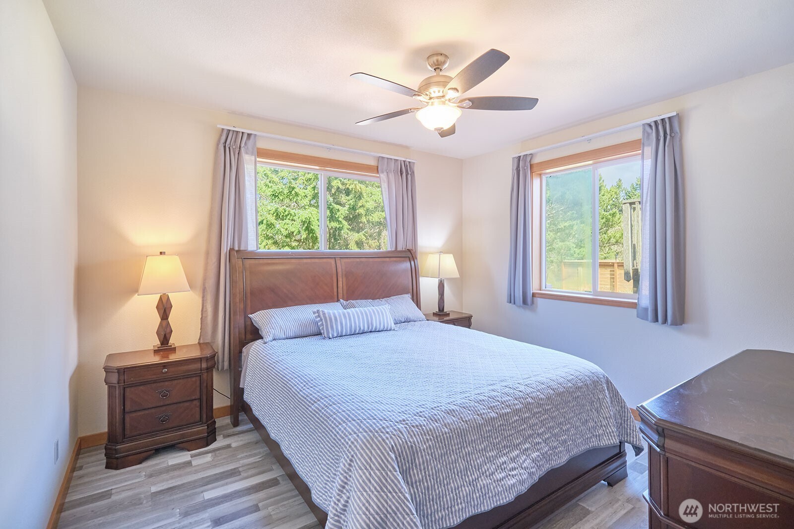 238 25th Street NW, Long Beach, WA 98631