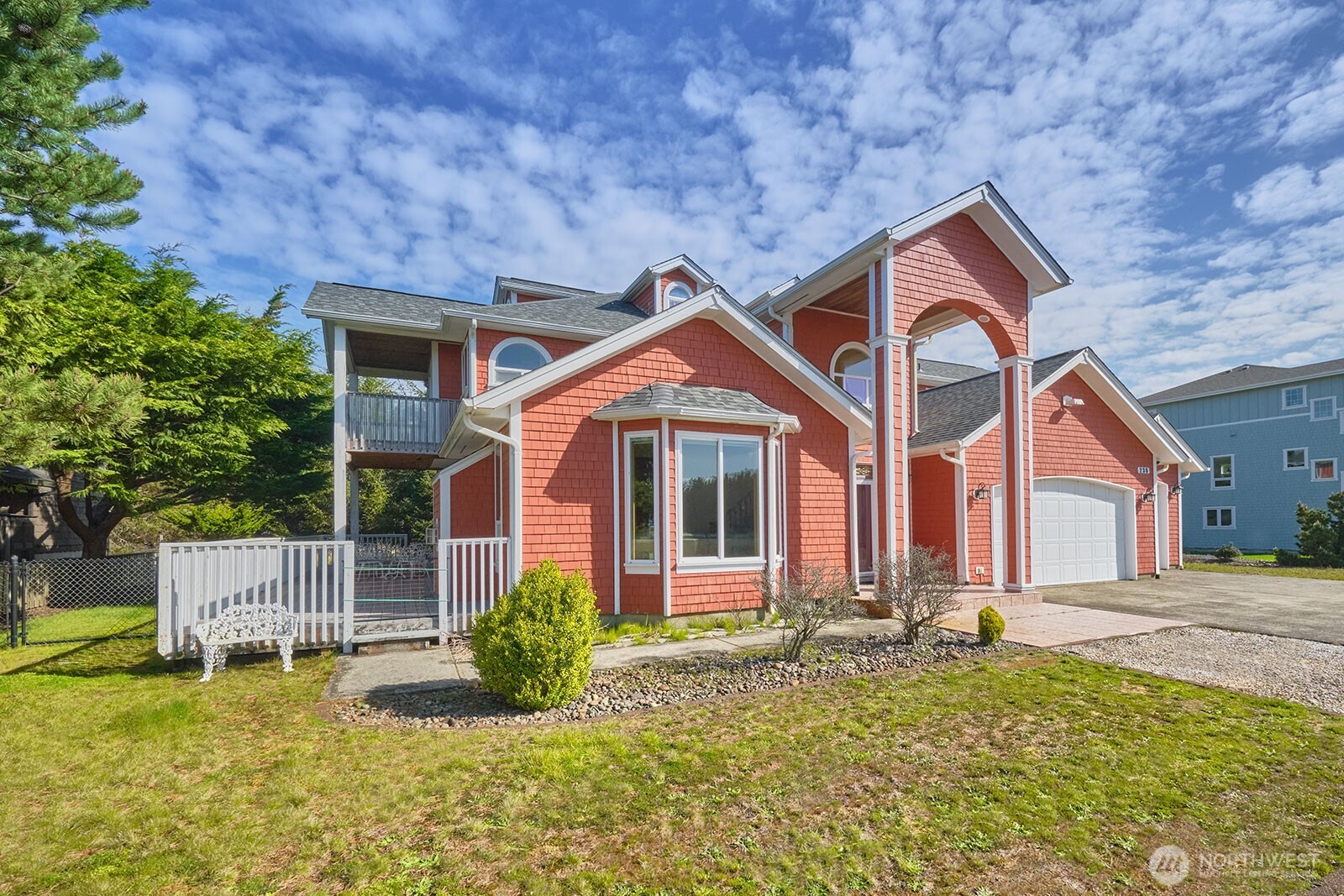 238 25th Street NW, Long Beach, WA 98631